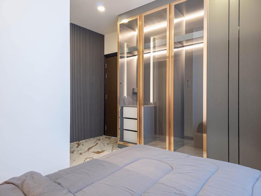 Pool villa style modern Pattaya Ekmongkhol Thepprasit  16