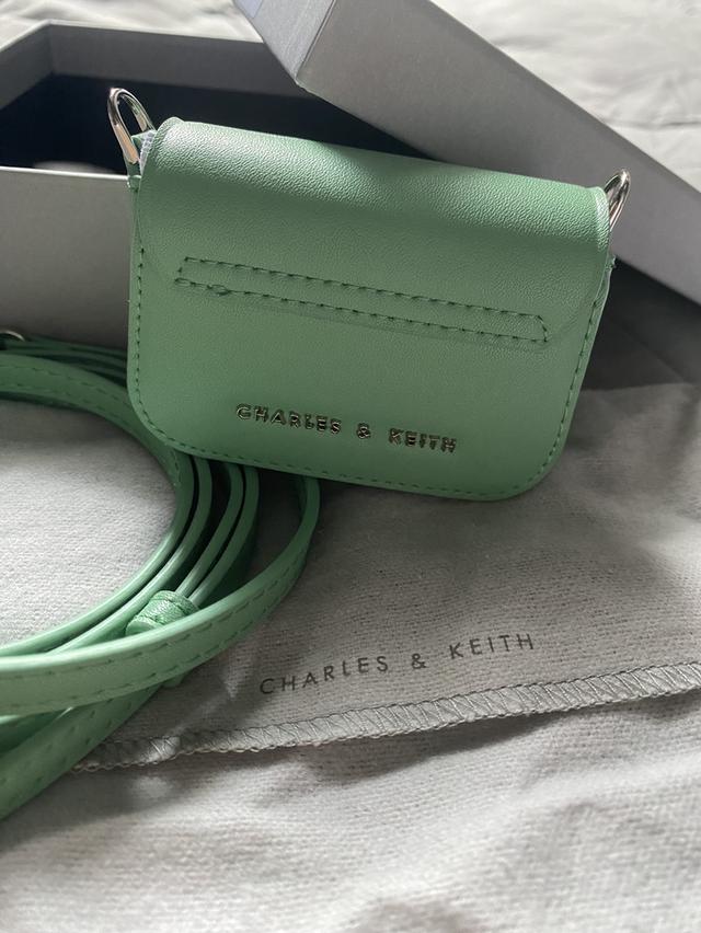 กระเป๋า charles&keith 3