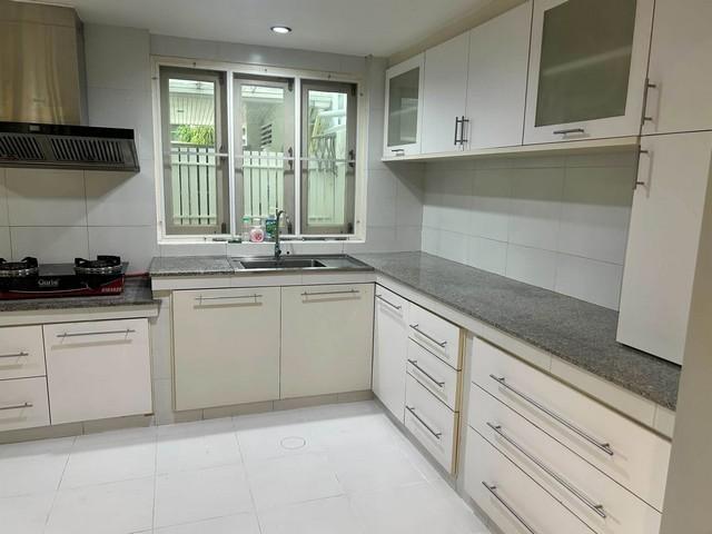 ให้เช่าบ้านเดี่ยว ย่านพระราม 9 ซอย 43 ใกล้ The Nine Center Rama 9 เหมาะสำหรับอยู่อาศัย หรือทำ Home Office พร้อมเฟอร์นิเจอร์ครบ 9