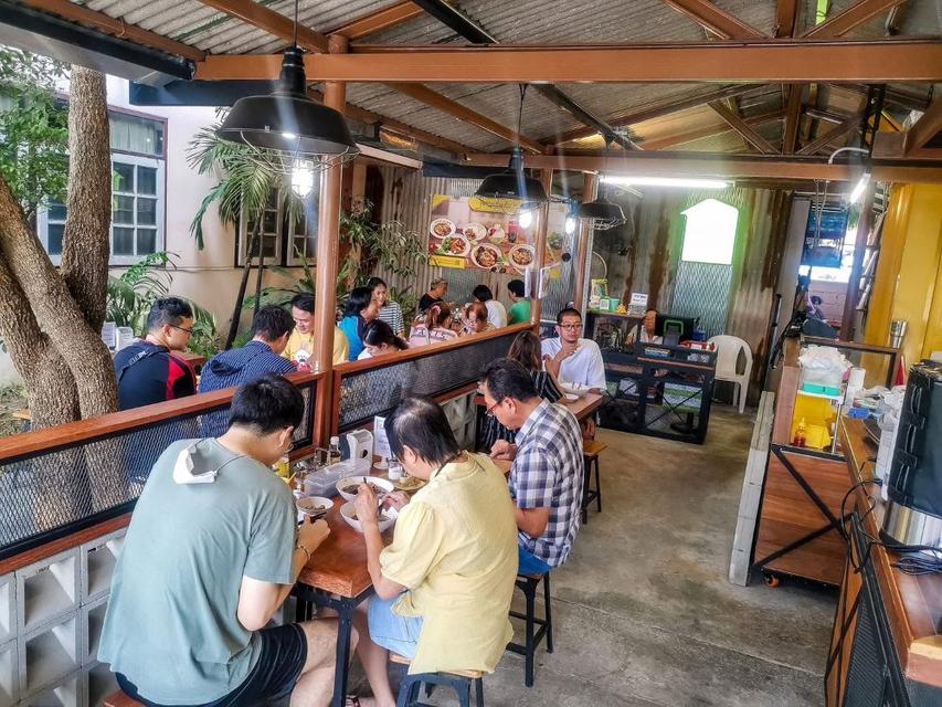 ขายบ้านเดี่ยว หลังมุม พร้อมที่ดินและกิจการร้านอาหาร ทำเลดี ซ.บางกระดี่ 3 พระราม 2  14