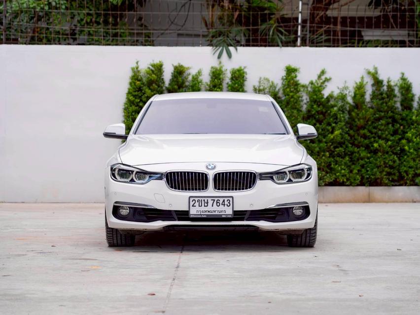 BMW Series 3 330e Luxury 2016 จด 2017