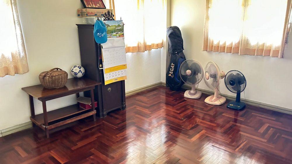 ขายบ้าน 2 ชั้น พร้อมที่ดินมีโฉนด 160 ตรว. เฟอร์นิเจอร์ครบ พร้อมเข้าอยู่ ใกล้แหล่งชุมชน หมู่ 2 ต.พิชัย ลำปาง 10