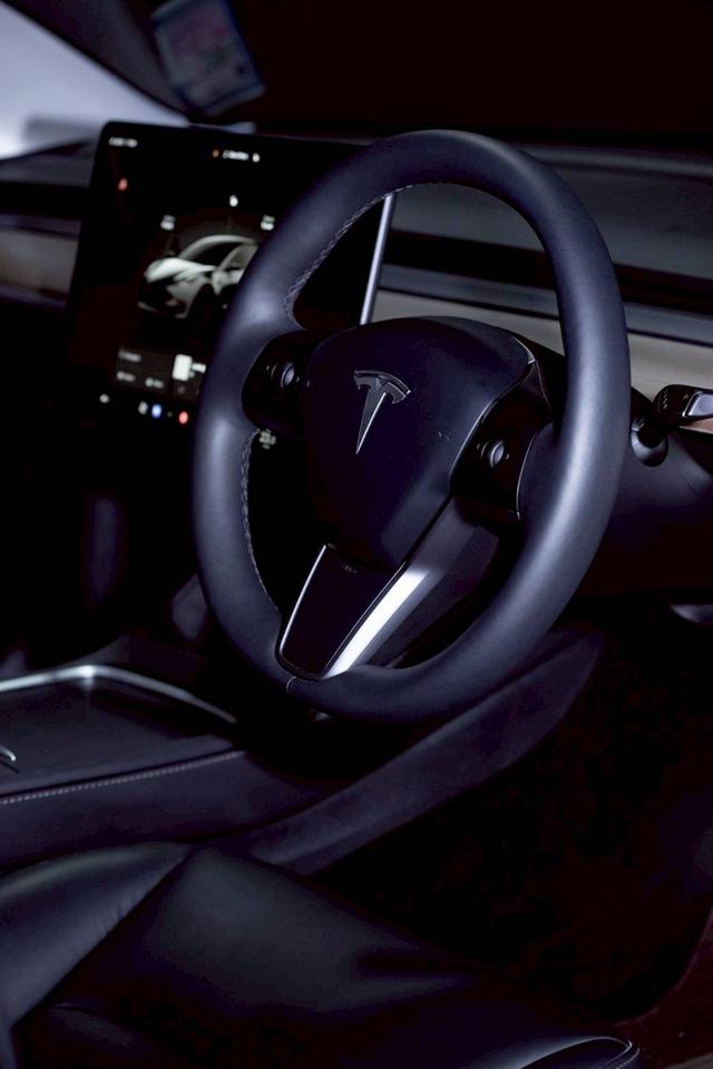 รหัสรถ PR44 Tesla Model 3 Performance Package 14