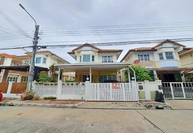 ขายบ้านแฝด หมู่บ้านชวนชื่น ศรีนครินทร์-เทพารักษ์ เนื้อที่ 36 ตร.ว. 2 ชั้น 3 นอน 2 น้ำ 1