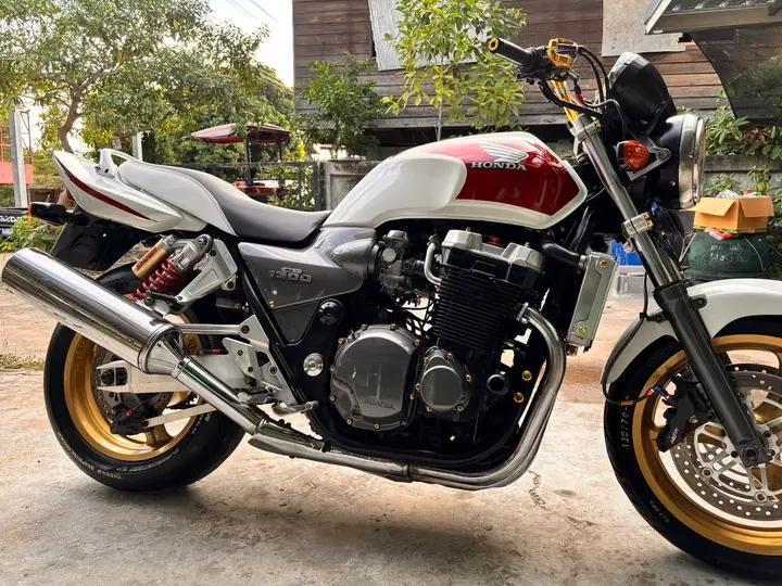 มอเตอร์ไซค์สภาพนางฟ้า Honda CB1300 6