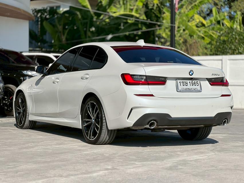 ปี 2020 BMW SERIES 3, 330e M SPORTโฉม G20 ปี18-ปัจจุบัน (จดทะเบียน 2021)สีขาว ไมล์แท้ 92,126 km. เซอร์วิสศูนย์ทุกระยะ 8
