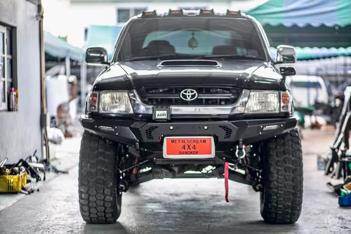 Toyota Hilux Tiger สีดำ 1