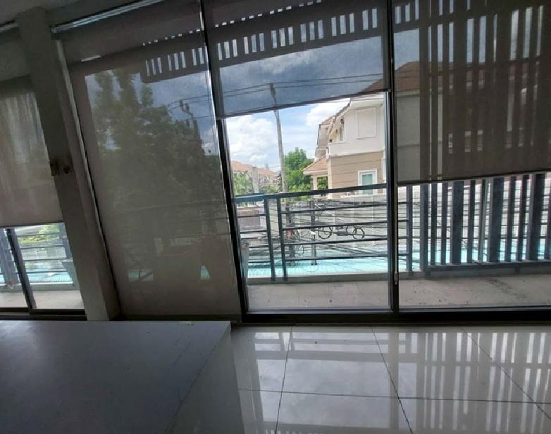 ให้เช่าอาคารพาณิชย์ / อาคารสำนักงาน 4.5 ชั้น / ทำเล พระราม 3 , ถนนจันทร์ หรือ เข้าทาง เจริญกรุง 107 ได้ / อาคารอยู่ในซอย เจริญราษฎร์ เข้าซอยไม่ลึก  7