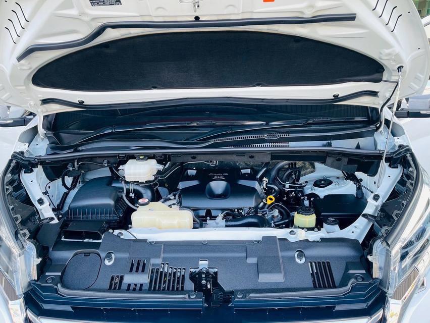 รหัสรถ PB566 TOYOTA MAJESTY 2.8 ปี 2021  สีขาว 9