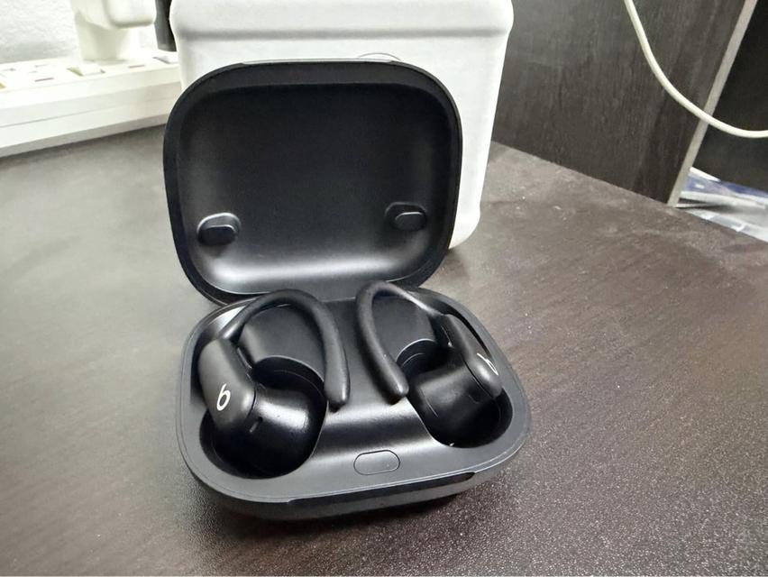 powerbeats pro 2 Secondhand, lightly used. āļĢāļđāļāļĒāđāļāļĒāļāļĩāđ 2
