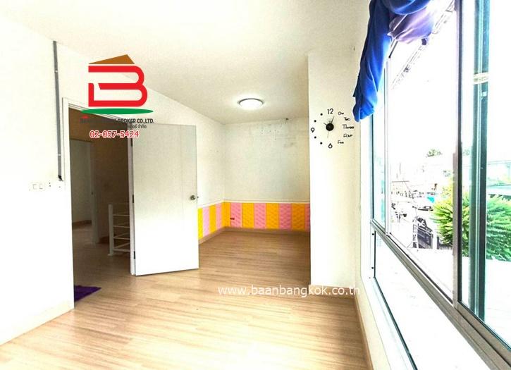 ทาวน์เฮ้าส์ 2 ชั้น หมู่บ้านพฤกษาวิลล์ 55/1 (แฟชั่นไอส์แลนด์) เนื้อที่ 28.6 ตรว. แขวงบางชัน เขตคลองสามวา 6