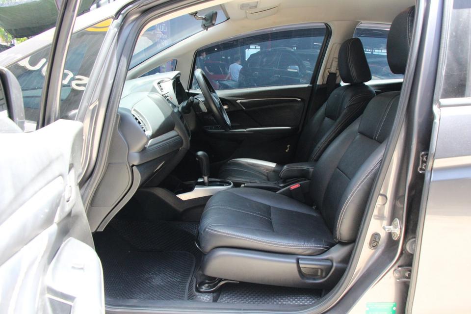 honda JAZZ 1.5 SV ปีจดทะเบียน 2016  9