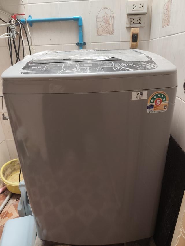 เครื่องซะกผ้า LG ฝาบนสภาพใหม่ใช้งาน4เดือน มีประกันอยู่