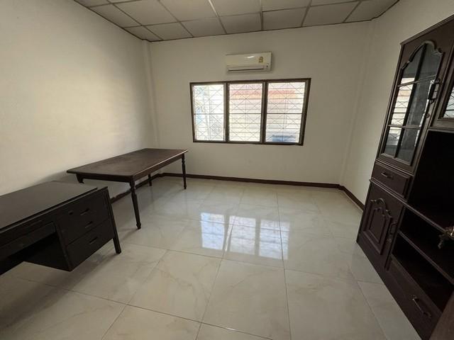 P582 ให้เช่าทาวน์เฮ้าส์ 2 ชั้น 2 หลังทะลุกัน ซอยรามอินทรา 34 ติดเลียบด่วนรามอินทรา และ ถ.รามอินทรา 11