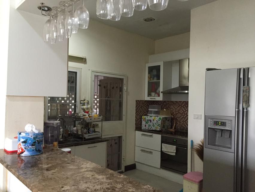 บ้านเดี่ยว 2 ชั้น ซ.นาคนิวาส2 เนื้อที่ 87.4 ตารางวา 7 ห้องนอน 6 ห้องน้ำ 4 ที่จอดรถ หันหน้าทิศตะวันออก 9