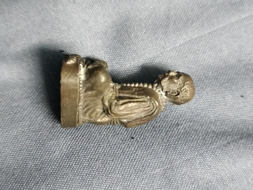 พระเครื่องหลวงปู่หมุน รูปที่ 4