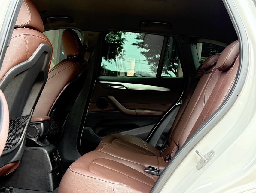 2020 BMW X1 20D MSPORT รถมือเดียวออกป้ายแดง รถวิ่งน้อย เข้าศูนย์ทุกระยะ ไม่เคยมีอุบัติเหตุครับ 14