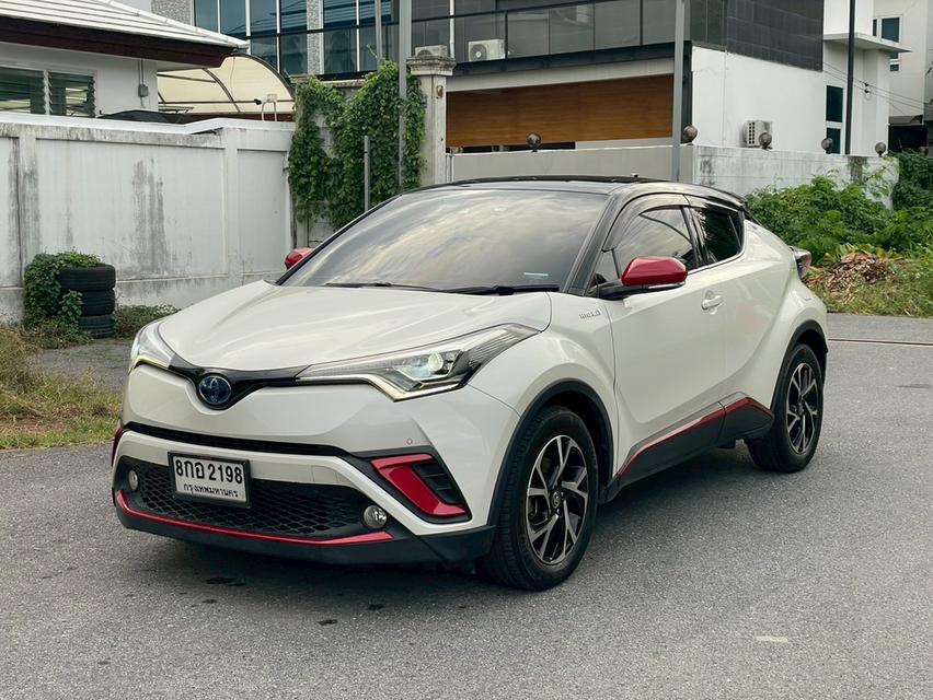 Toyota C-HR Hybrid  Y19 Wagon 4dr 1.8 HI HV  CVT FWD top  1.8 (Hybrid) สีขาว ออโต้
