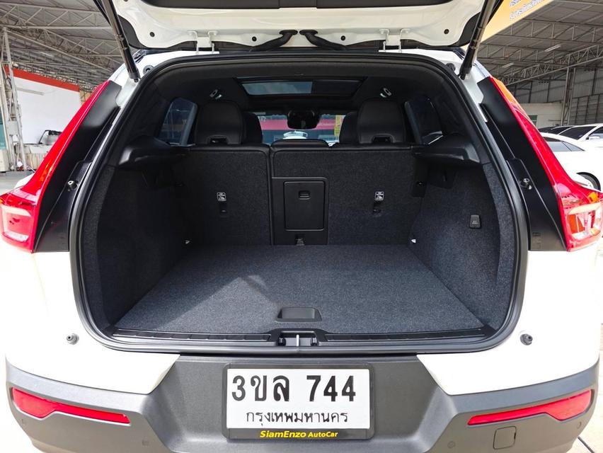 (แจ้งรหัสรถ SEZ744) Volvo XC40 Recharge T5 Inscription (Plug-in Hybrid) เกียร์ ออโต้ เบนซิน+ไฟฟ้า สี ขาว ปี 2022 จด 2023 รูปที่ 7