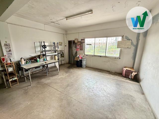 ขายโฮมออฟฟิศติดถนนร่มเกล้า 84.8 ตร.ว. 3.5 ชั้น พื้นที่กว้าง 220 ตร.ม. หลังริม ใกล้ทางด่วน เคหะร่มเกล้า ARL 5