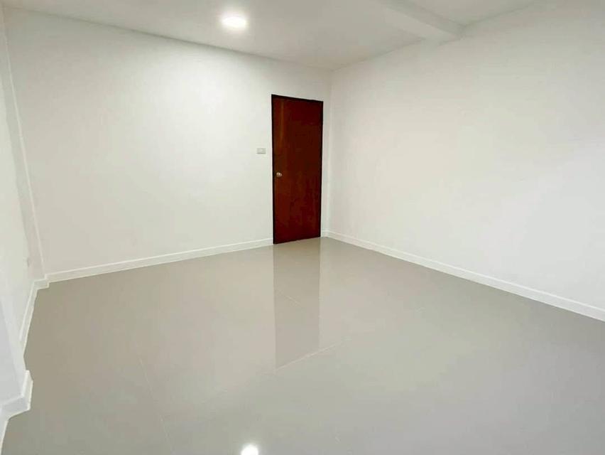 ขายทาวน์โฮม 3ชั้นรีโนเวทพร้อมอยู่ บ้านยังไม่เคยเข้าอยู่อาศัย ใกล้สนามบินดอนเมือง โครงการบ้านเอกบดี ดอนเมือง ซอย.ช่างอากาศอุทีศ 10