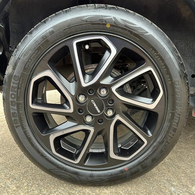 YARIS HighCROSS ปี2020 รถสวย /วิ่ง20614 กิโลเมตร /สภาพป้ายแดง ไม่เคยชน /เบาะหนังแท้ ชุดแต่งจากป้ายแดงครบ ตรงปก โทร 0957401229 ไอดีไลน์ UTBP ขับดีมาก 3