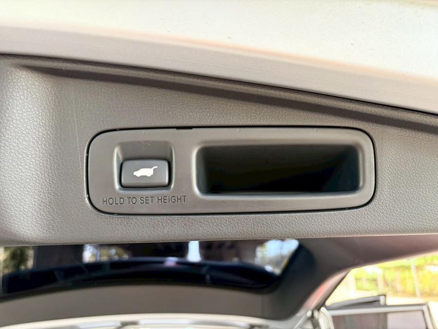 Honda CR-V 2.4EL 4WD ปี 2019 เพียง539,000บาท 7ที่นั่ง มือเดียว ท็อป ขับสี่  เบาะไฟฟ้าคู่หน้า ประตูท้ายไฟฟ้า แผนที่ กล้องถอย ไมล์165xxx สวยพร้อมใช้  เค รูปที่ 10