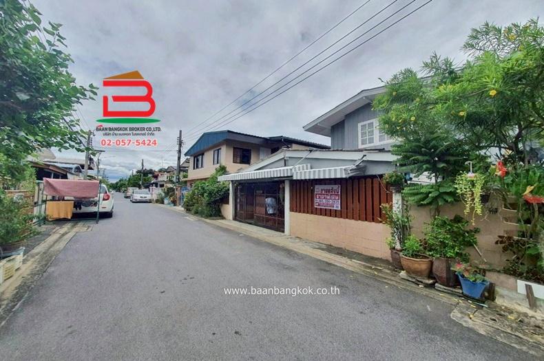 บ้านเดี่ยว หมู่บ้าน ปิ่นเจริญ 1 (ซอยสรณคมน์ 19) เนื้อที่ 30 ตรว. ใกล้สนามบินดอนเมือง ถนนสรงประภา แขวงสีกัน เขตดอนเมือง กรุงเทพฯ 2