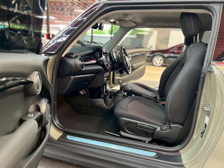  Mini Cooper 1.5 F56 TURBO Hatch RHD 2020 10