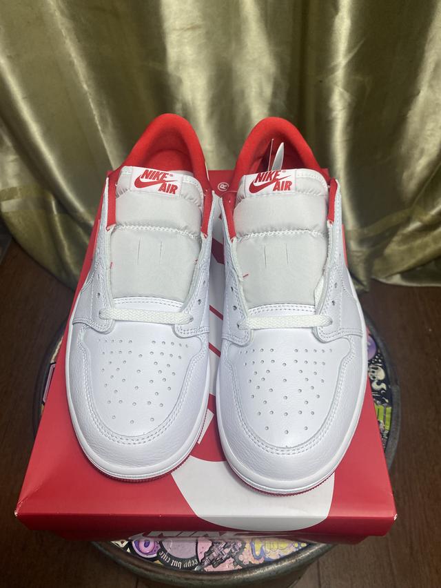 AIR JORDAN1 RETRO LOW OG  UNIVERSITY RED รูปที่ 4