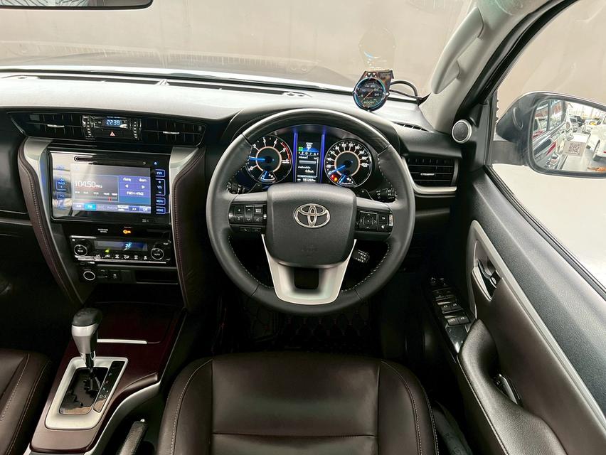 TOYOTA FORTUNER 2.4 V 2WD ปี 2016 9