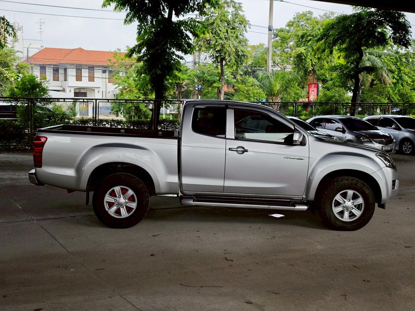 D-MAX 2.5 HI-LANDER CAB MT