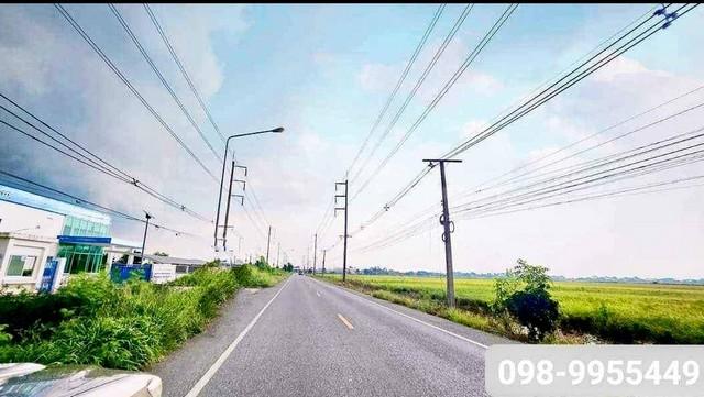 ขายที่ดินหน้ากว้างฉะเชิงเทรา อยู่ในแหล่งความเจริญเเดินทางสะดวก ถนนกว้างมาก มีไฟฟ้า3 เฟส หน้ากว้าง 400 เมตร พื้นที่สีเหลื 4