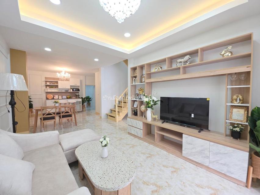 หมู่บ้านวรารักษ์ เลียบคลองสอง 27 6