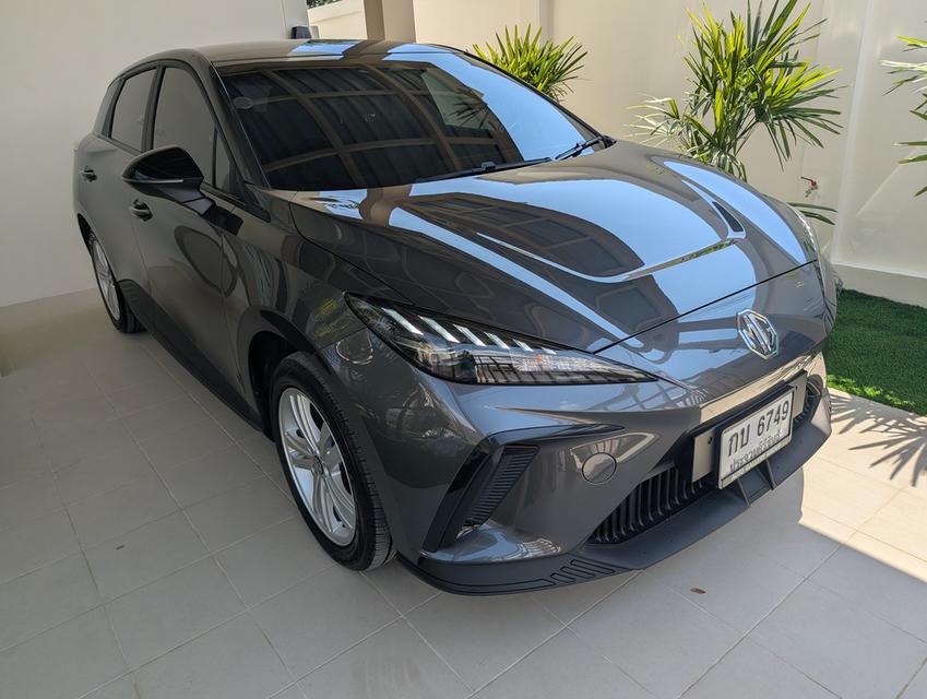 MG 4 electric, 10/2025, new price 709.000 baht, lifetime guarantee batterie, premium insurance 1/2 year, incl. new MG Wallbox, 9,5t km, best price TH