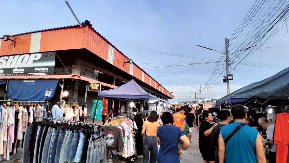 บ้านตึกและอาคารพาณิชย์ 10