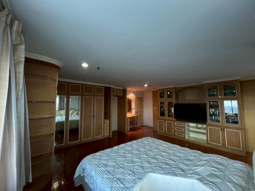 The Executive Regent, Nang Linchee Road 10