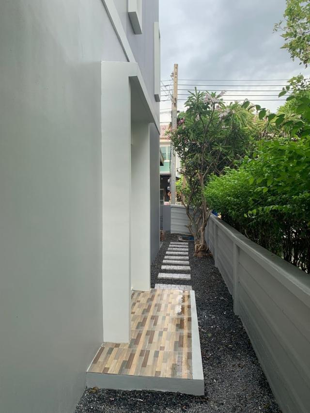 ขายทาวน์เฮาส์ 2 ชั้น,เนื้อที่ 25 ตรว. หมู่บ้านอารียา เดอะคัลเลอร์ เฟส 2 ถนนสุเหร่าคลองหนึ่ง 15 แขวงบางชัน เขตคลองสามวา จังหวัดกรุงเทพมห 4