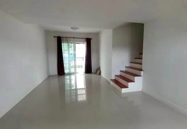 ทาวน์โฮม 2 ชั้น ลลิลทาวน์ไลโอ ลำลูกกา คลอง 4-5 ลาดสวาย ลำลูกกา ปทุมธานี หลังมุม พร้อมอยู่ 2