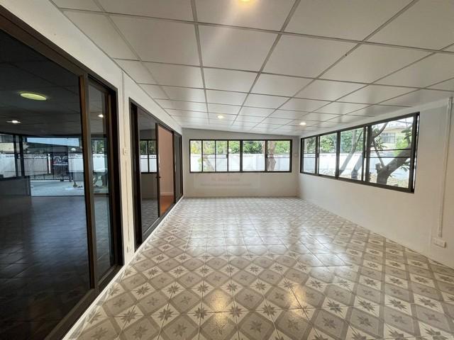 ให้เช่าบ้านเดี่ยว 2 ชั้น 200 ตรว. 6 ห้องนอน รัชดา 19 วิภาวดี 16 ใกล้ MRT รัชดา ที่จอดรถกว่า 10 คัน 3