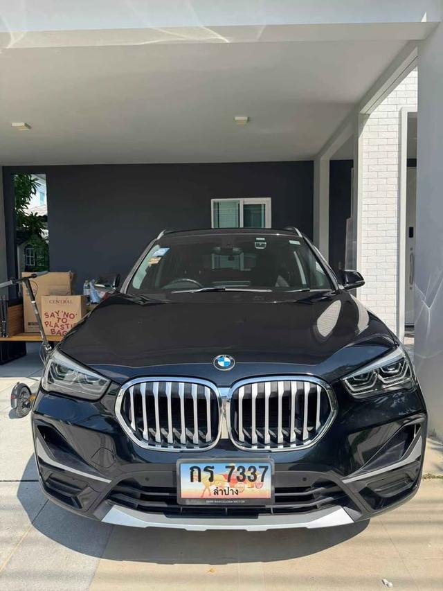  รถบ้านแท้ออกศูนย์ชื่อตรงเล่มมือเดียวป้ายแดง. BMW X1 sDrive20d xLine LCI ( F48 ) จดทะเบียนปี 2022  รถจดปี 2021 เลขไมล์ 40,300 กิโลเมตร.