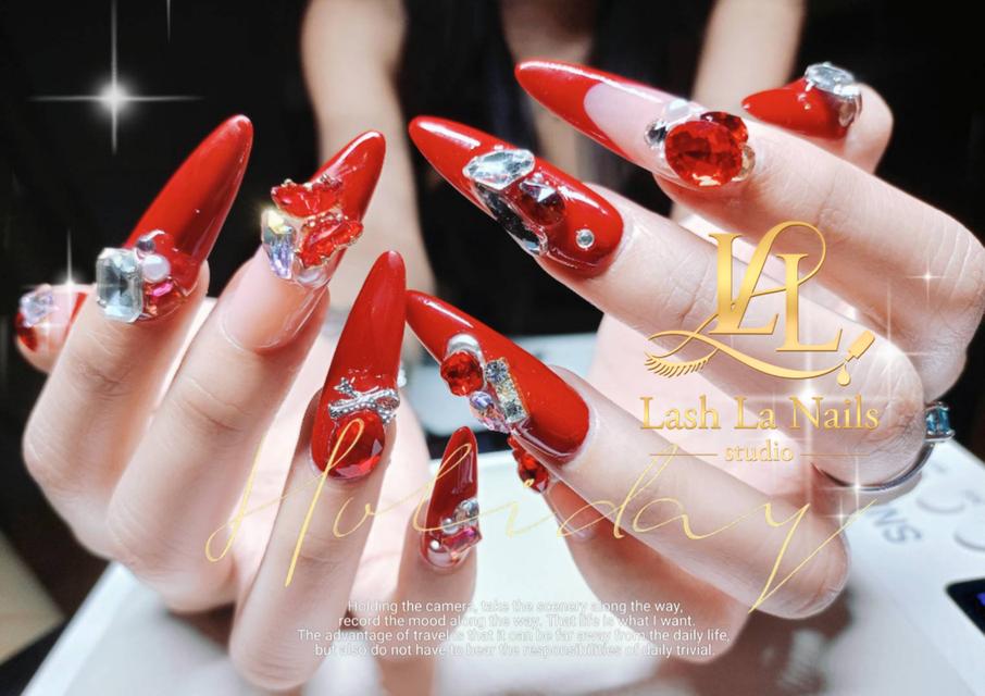 บริการทำเล็บ ต่อขนตา ฝังสีปาก