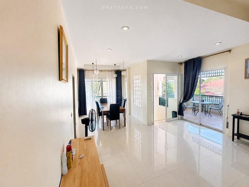 Urgent Sale — Large 2-Storey Detached House in Nong Pla Lai, PattayaUrgent sale at a special price. Owner needs to sell below market value 406sqw 10