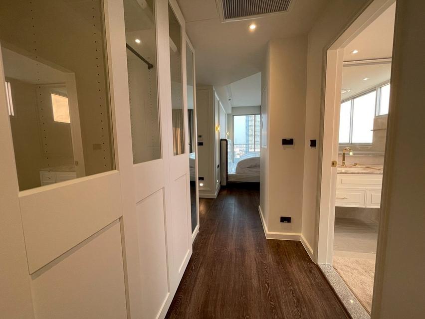 2 beds 2 baths Riverfront with Asiatique view 7