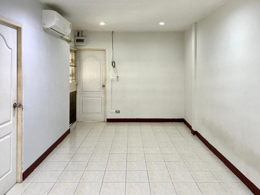 บ้านสวนธนาการ์เด้น กาญจนาภิเษก 9