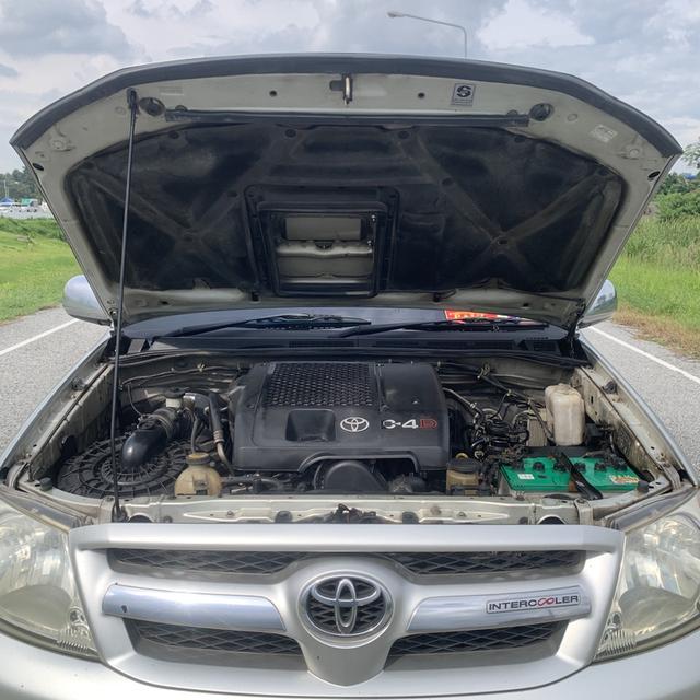 TOYOTA VIGO 4ประตู CAB4 2.5E วีโก้สีเดิมทั้งคัน ไม่เคยทำสี เครื่องดี 12