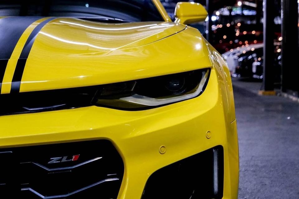 Chevrolet Camaro สีเหลือง ปี 2017 4