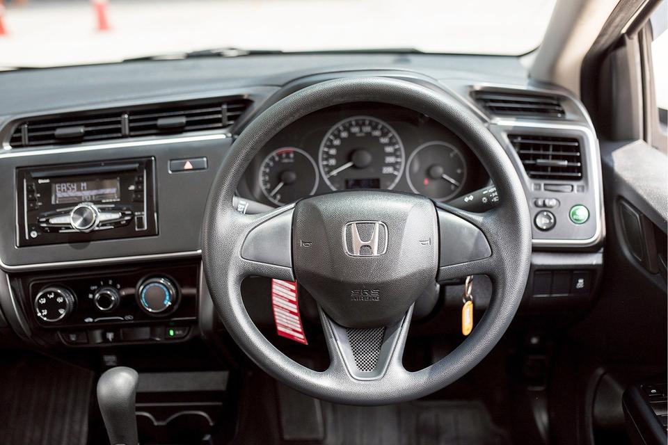 Honda City 1.5 S AT ปี 2019 สีขาว 9