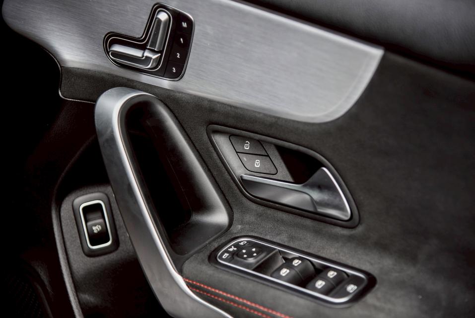 รหัสรถ CBL973 Mercedes-Benz A200 1.3 AMG Dynamic  AT 2020 15