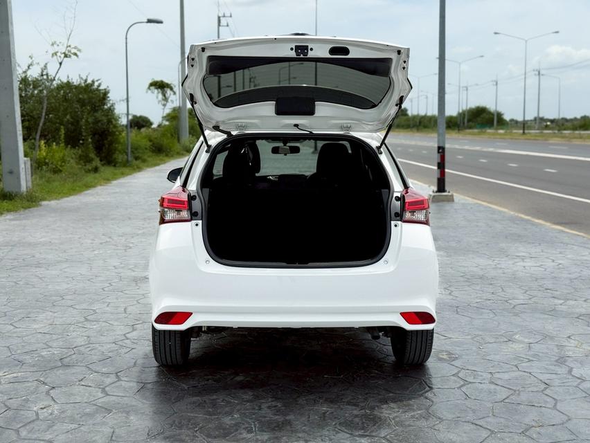 Toyota Yaris 1.2 Entry เกียร์ออโต้ สีขาว ปี 2021 8